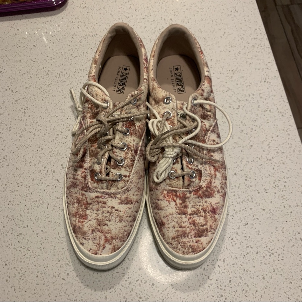 Converse John Elliot